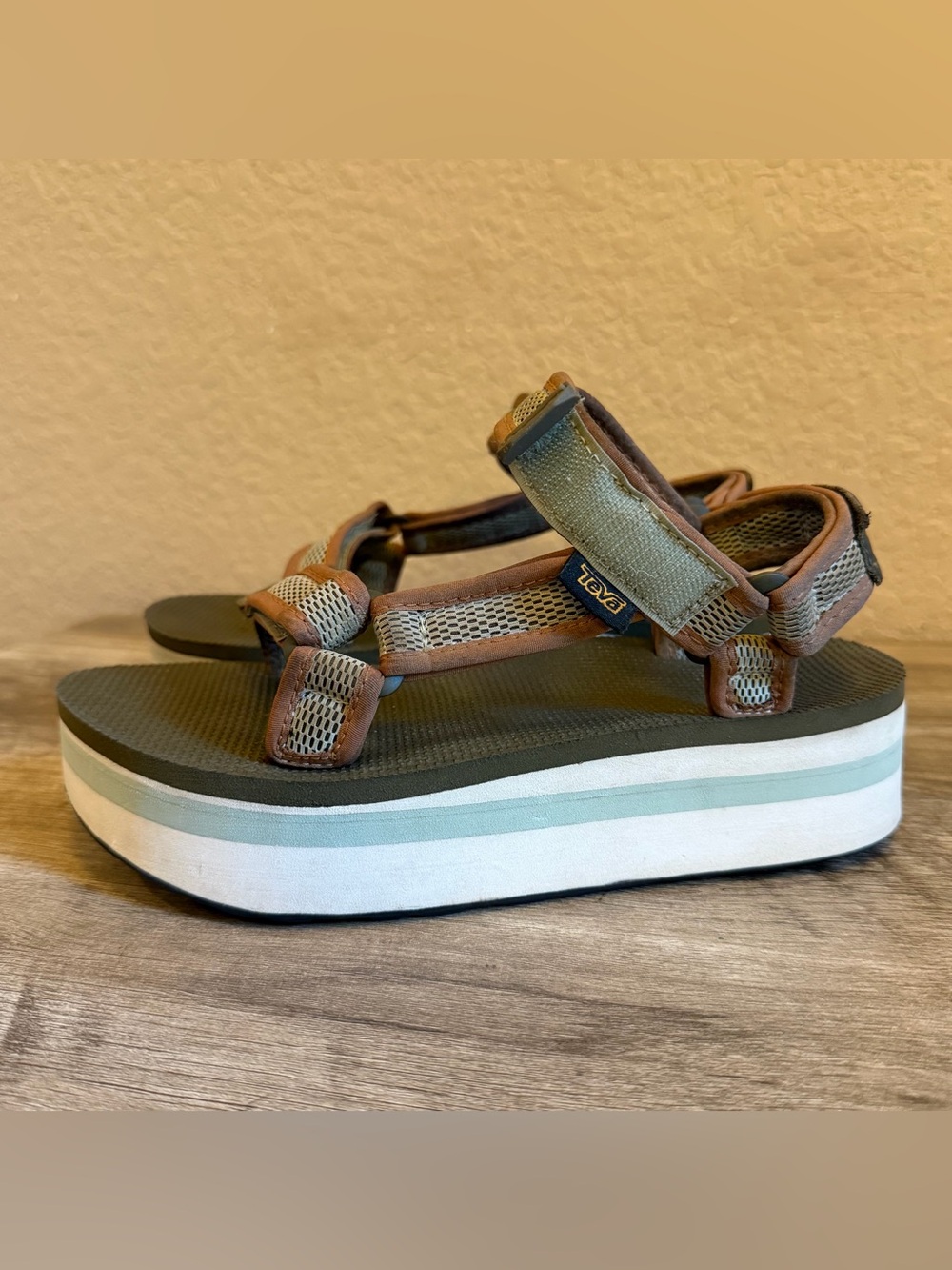 Teva Flatform Universal Sandals - Picture 2 of 13